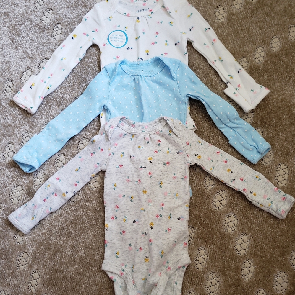 3 NB long sleeve onsies